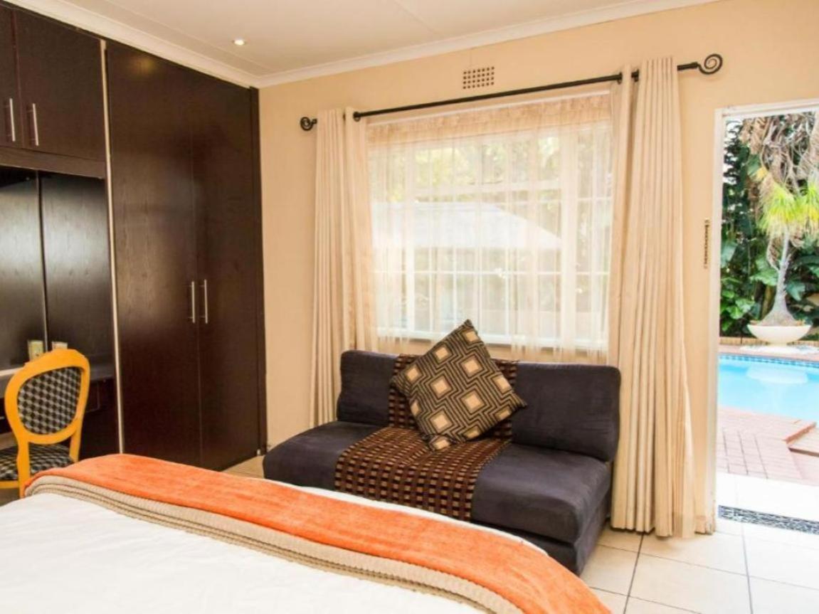 Sollunaa Guesthouse Sandton Chambre photo