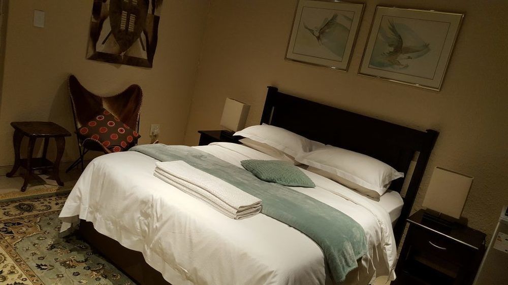 Sollunaa Guesthouse Sandton Extérieur photo